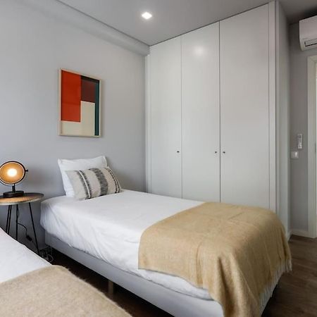 Lisbon Central Apartment With Balcony Exterior photo