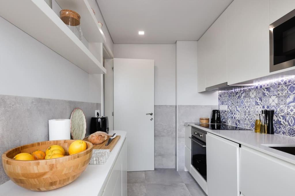 Lisbon Central Apartment With Balcony Exterior photo